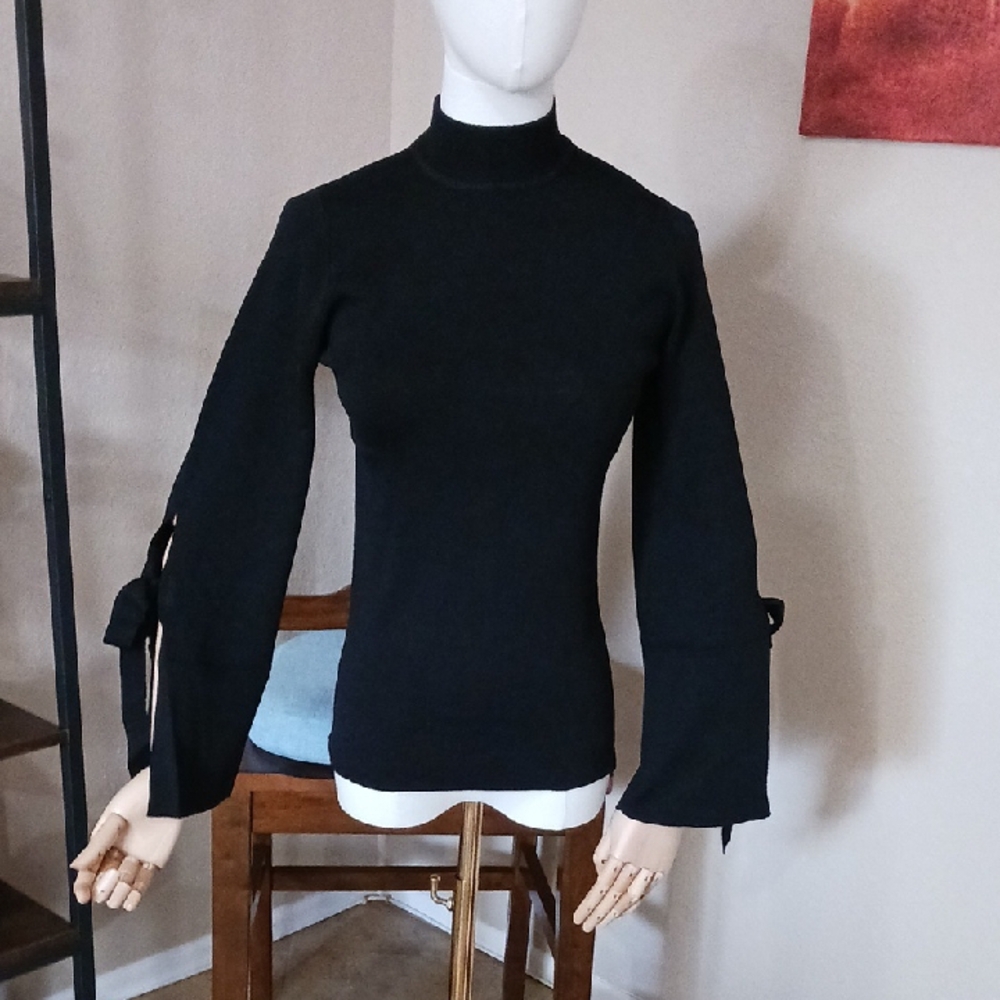 WINTER CLOSEOUT PRICE- Elegant Black Women's Top NWT - Picture 5 of 12